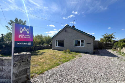 Lon Capel, Dwyran, Anglesey, LL61 2 bed bungalow for sale