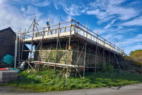 Pentrefelin, Amlwch, Anglesey, LL68 3 bed barn conversion for sale