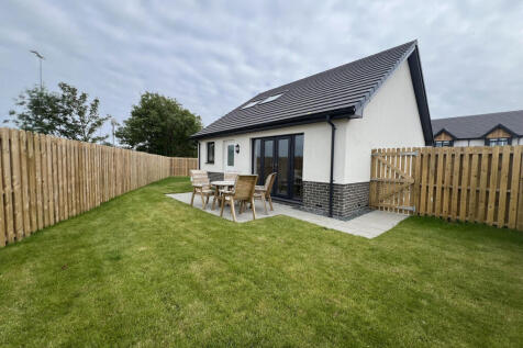 Parc Y Coed, Llangefni, Anglesey, LL77 2 bed bungalow for sale