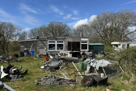 Cerrigceinwen, Bodorgan, Anglesey, LL62 5 bed character property for sale