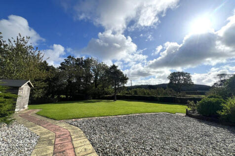 Lon Clai, Pentraeth, Anglesey, LL75 4 bed detached bungalow for sale