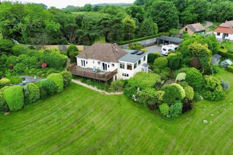 Fairlight Road, Hastings 3 bed detached house for sale