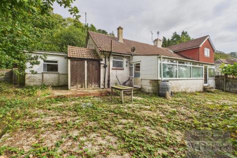 2 bedroom semi-detached bungalow for sale