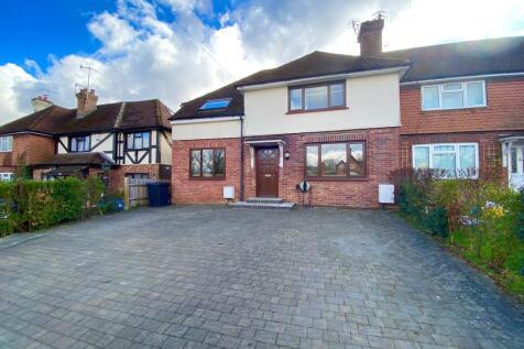 Riding Lane, Hildenborough, TN11 4 bed semi