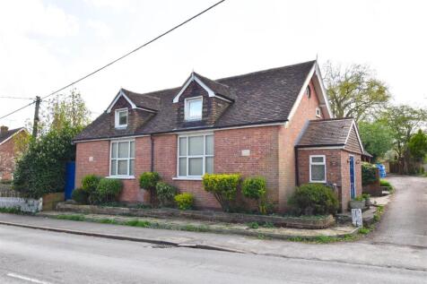 Main Street, Peasmarsh 2 bed detached house for sale