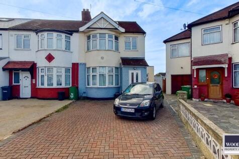 4 bedroom end of terrace house for sale