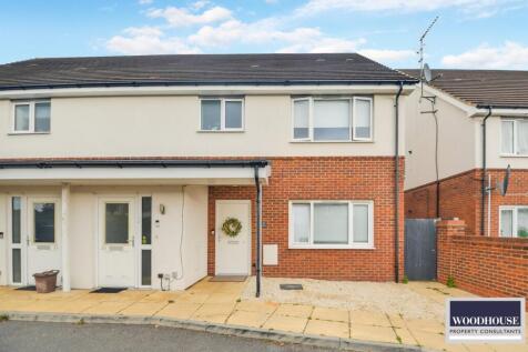 2 bedroom maisonette for sale