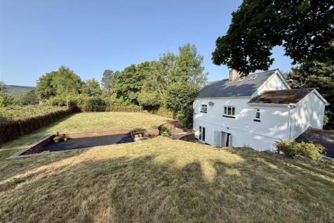 Ysguborwen, Aberdare CF44 3 bed detached house for sale