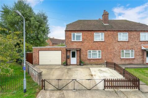 Church Street, Haconby, Bourne... 3 bed semi