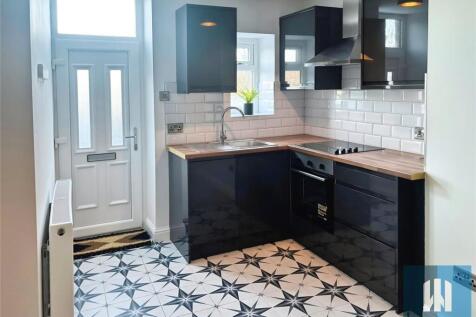 Manchester Road, Milnsbridge... Studio for sale