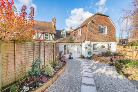 4 bedroom semi-detached house for sale