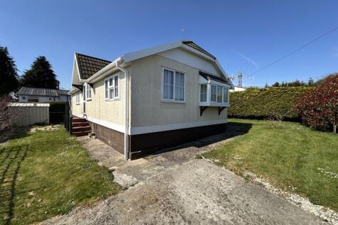 HARDY COUNTRY PARK, BRIDPORT ROAD... 2 bed detached bungalow for sale