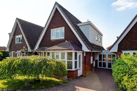 Chestnut Drive, Wombourne, Wolverhampton 3 bed detached house for sale