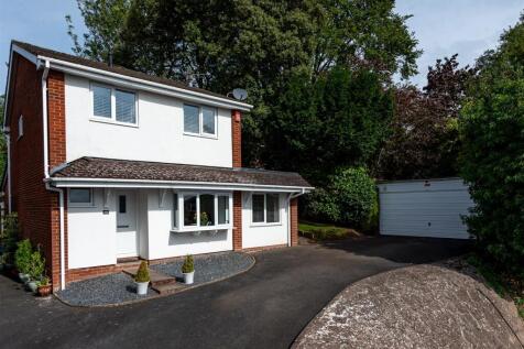 10 Belvide Gardens, Codsall... 3 bed detached house for sale