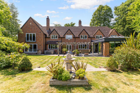 5 bedroom detached house for sale
