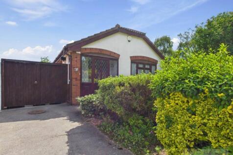 Kingsthorne Park, Hunts Cross,L25 2 bed detached bungalow for sale