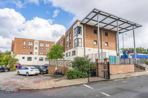 Lowbridge Court, Garston, Liverpool... 2 bed apartment for sale