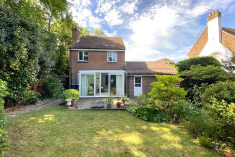 Grenehurst Way, Petersfield, Hampshire 4 bed detached house for sale