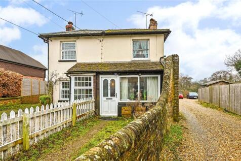 Sussex Road, Petersfield, Hampshire 2 bed semi