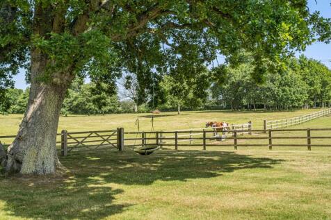 Duckmead Lane, Liss, Hampshire 4 bed detached house for sale