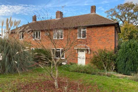 Inwood Road, Liss, Hampshire 3 bed semi