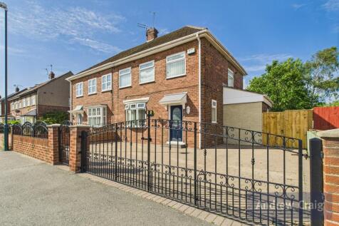 3 bedroom semi-detached house for sale