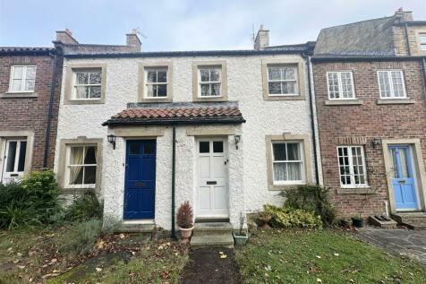 2 bedroom terraced house for sale