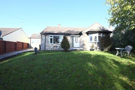 4 bedroom detached bungalow for sale
