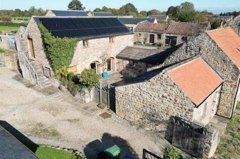 2 bedroom semi-detached house for sale