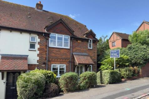 Bakers Orchard, Wooburn Green... 3 bed end of terrace house for sale