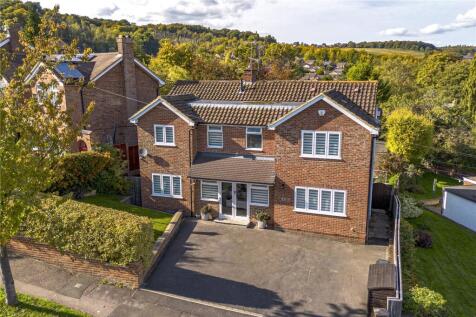 Tancred Road, High Wycombe... 5 bed detached house for sale