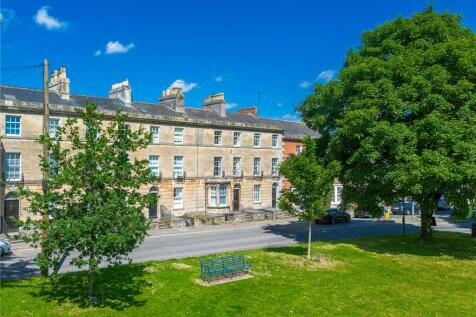 5 bedroom terraced house for sale