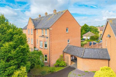 4 bedroom end of terrace house for sale