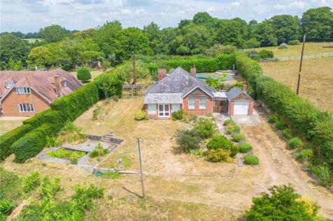 4 bedroom detached bungalow for sale