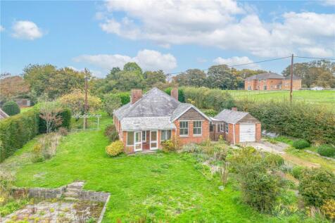 Ledge Hill, Market Lavington... 4 bed detached bungalow for sale