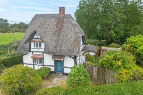 2 bedroom detached house for sale