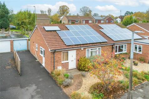 Downlands Road, Devizes, Wiltshire, SN10 3 bed semi