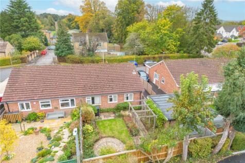 Downlands Road, Devizes, Wiltshire, SN10 3 bed semi