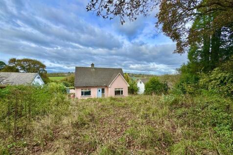 School Hill / Chyvogue Lane... 4 bed detached house for sale