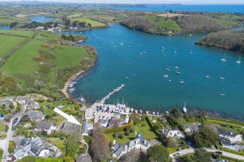 ST MAWES, SOUTH CORNWALL 3 bed detached bungalow for sale
