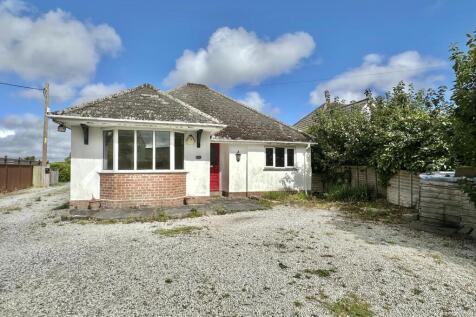 Bissoe Road, Carnon Downs, Truro 4 bed detached bungalow for sale