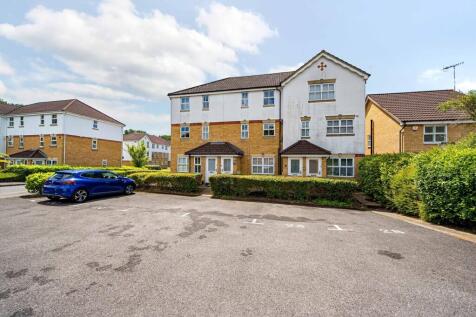 Byewaters, Watford, Hertfordshire 2 bed terraced house for sale