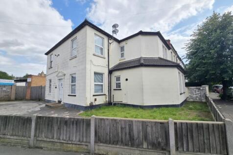2 bedroom ground floor flat for sale