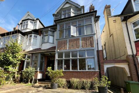 4 bedroom flat for sale