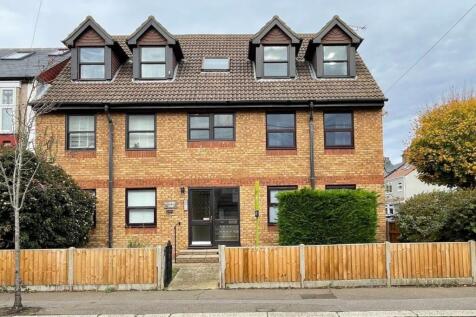 1 bedroom ground floor flat for sale