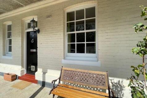 2 bedroom ground floor flat for sale