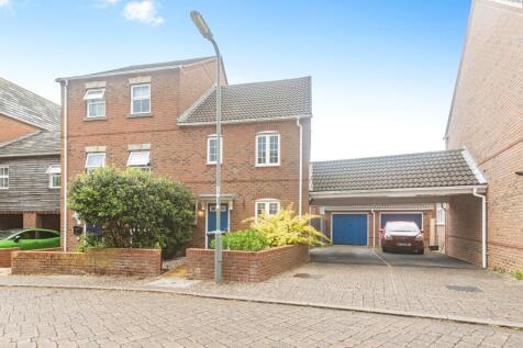 3 bedroom end of terrace house for sale
