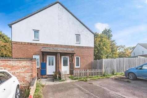 1 bedroom end of terrace house for sale