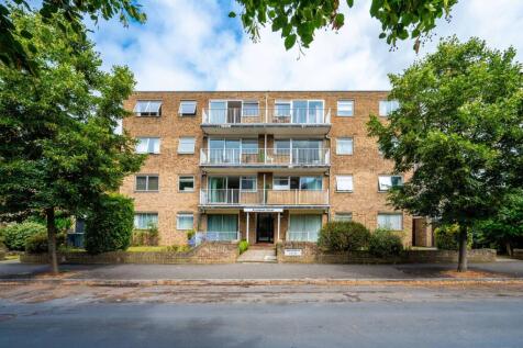 Grove Road, Surbiton, KT6 2 bed flat for sale