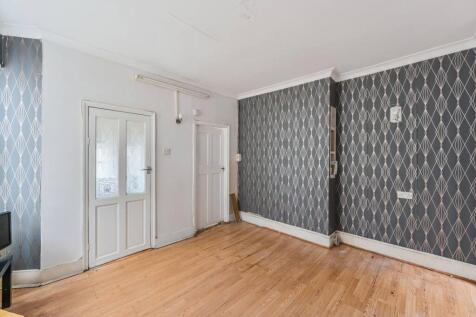 Oaksford Avenue, Upper Sydenham... 3 bed maisonette for sale